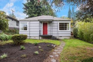 5626 25 Ave, Seattle WA  98106-1432 exterior