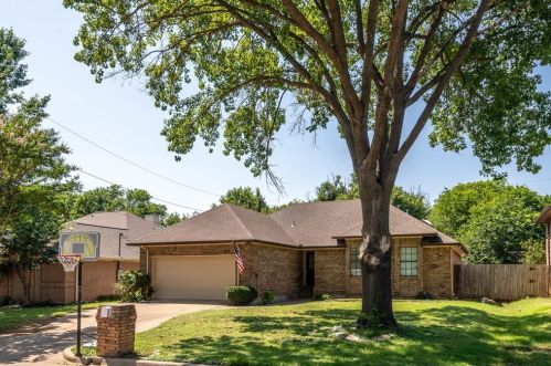 915 Shannon Creek Dr, Midlothian, TX 76063-2809