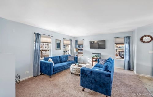 1147 Alta Vista Dr, Pingree Grove IL  60140-2058 exterior