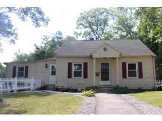 376 Hawthorne St, Manchester, NH 03104-3316