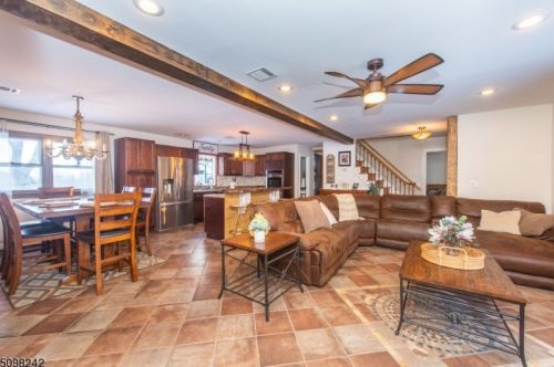 61 Flanders Rd, Mount Olive, NJ 07828-3518