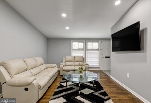 11404 Fairoak Dr, Silver Spring MD  20902-3137 exterior