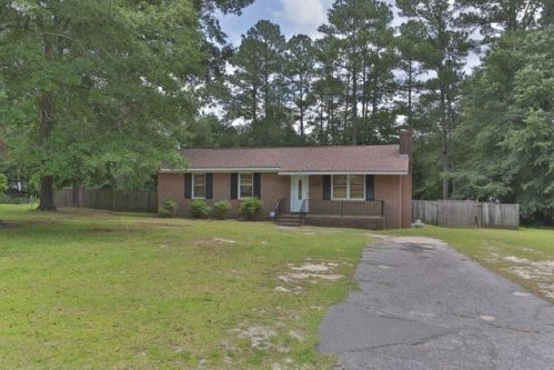 122 Circlewood Dr, Rockingham, NC 28379-3950