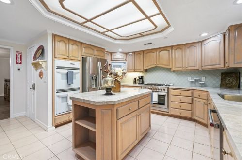 644 Mariposa Dr, Redlands CA  92373-7354 exterior