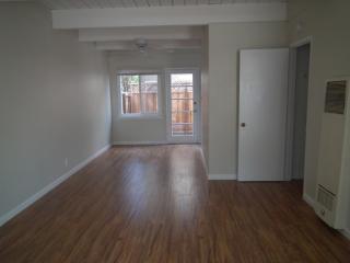 194 Gladys Ave, Mountain View CA  94043-3934 exterior
