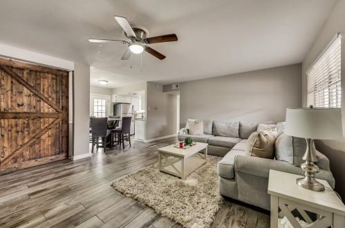 1827 Crosby Rd, Carrollton TX 75006-7350 exterior