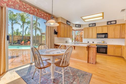 1746 Fir Dr, Los Banos CA 93635-5236 exterior