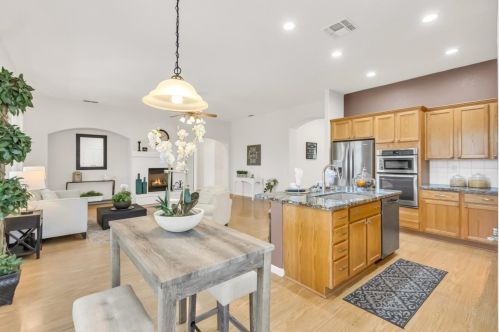9493 Emerald Cove Ln, Elk Grove CA  95758-3612 exterior