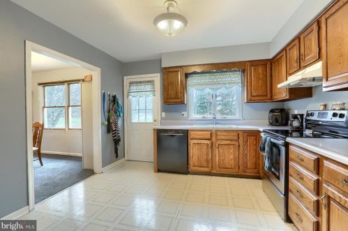 332 Bonnybrook Rd, Carlisle PA  17015-9290 exterior