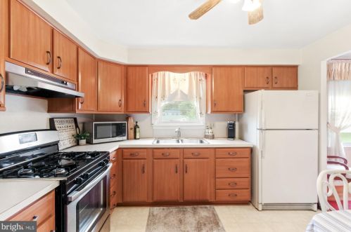 435 Cortleigh Dr, York, PA 17402-4117