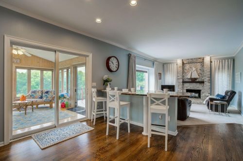 1562 Blackhawk Lake Dr, Saint Paul MN  55122-1257 exterior