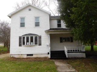 641 Center St, Paxton, IL 60957-1351