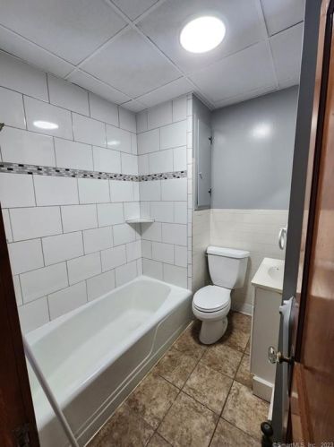 116 Hobart St, Meriden CT  06450-4322 exterior