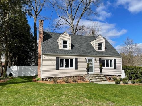57 White Ave, Waterbury, CT 06762-2729