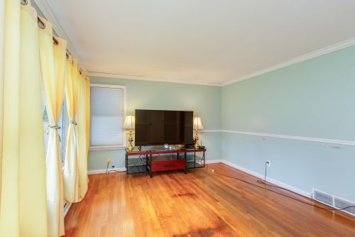 72 Goffstown Back Rd, Goffstown, NH 03045-2641