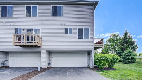 1228 Alta Vista Dr, Pingree Grove IL  60140-2057 exterior