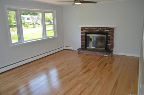 159 Sunnyslope Dr, Southington, CT 06489-2131