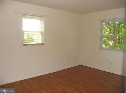 13911 Mapledale Ave, Woodbridge VA  22193-4404 exterior