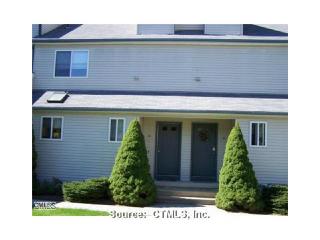 24 Ivy Grove Ct, Huntington CT  06484-3824 exterior