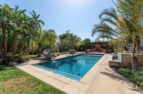 2328 Chapman Rd, Glendale CA  91214-3013 exterior