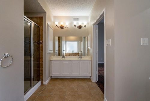 2818 Lk Vly Dr, Garland TX exterior