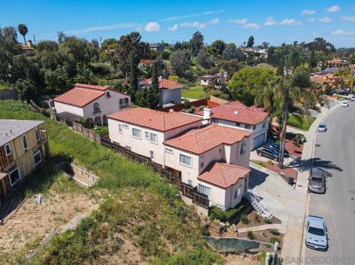 86 Las Flores Dr, Chula Vista CA  91910-1966 exterior