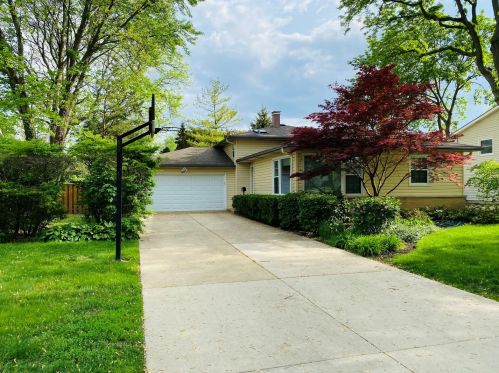 1109 Alder Ln, Mount Prospect, IL 60056-1403