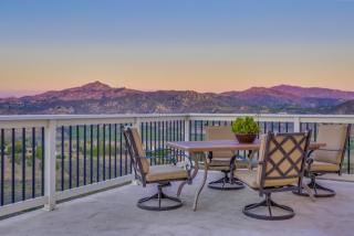 15 Stonepointe Dr, Escondido, CA 92025-7664