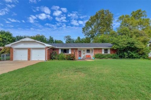 725 Schulze Dr, Norman, OK 73071-4839