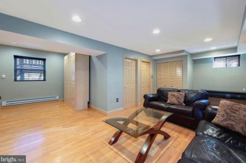 10211 Sutherland Rd, Silver Spring MD 20901-2236 exterior