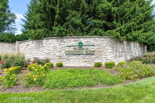 5540 Chancery Rd, Gurnee, IL 60031-1024