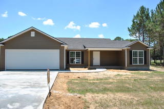 410 Honeysuckle Way, Adel, GA 31620-3656