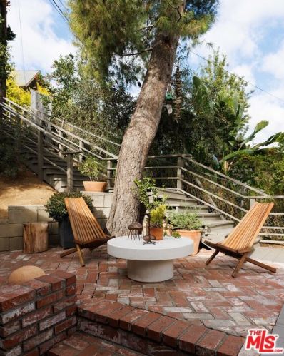 1330 Columbia Dr, Glendale CA  91205-3504 exterior