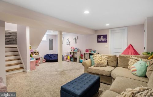 232 Elm Ave, Tavistock NJ 08033-2535 exterior