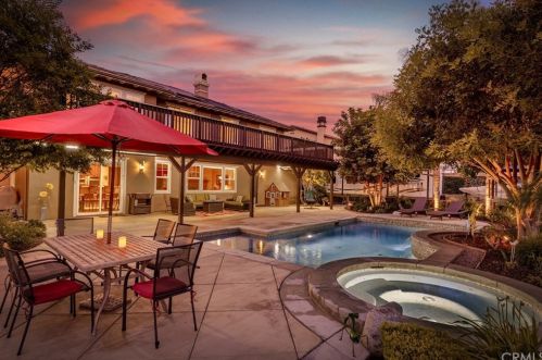 16107 Sierra Heights Dr, Riverside, CA 92503-8413