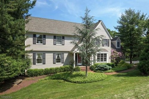 15 Deer Path, Gladstone, NJ 07934-2101