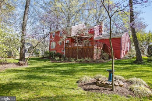 2652 Unicorn Ct, Herndon, VA 20171-2425