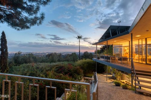 1735 Woodglen Ln, Altadena, CA 91001-1820