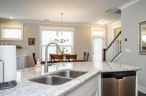 1705 Whitfield Parc Cir, Smyrna GA 30080-2204 exterior