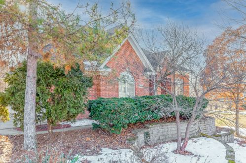 464 Delaware Cir, Lemont, IL 60440-1472