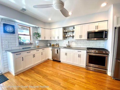 516 Cookman Ave, Tinton Falls, NJ 07712-7151