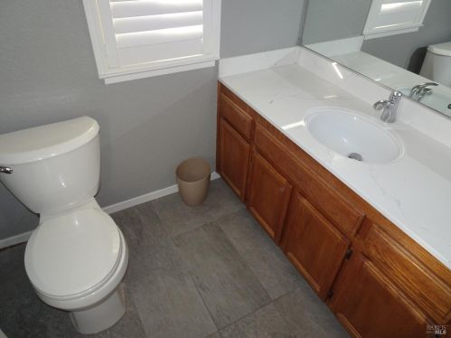 195 Bighorn Ct, Vacaville CA  95687-3438 exterior