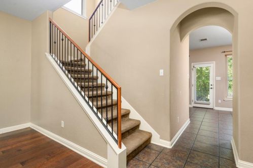 10121 Channel Island Dr, Austin TX  78747-2686 exterior