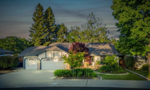 8612 Briarbrook Cir, Citrus Heights, CA 95662-2652