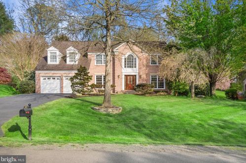 1207 Cameo Ct, Herndon, VA 20170-2437