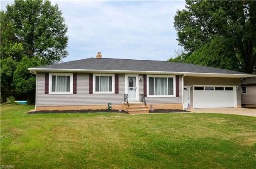 13418 Harper Rd, Cleveland OH  44149-3946 exterior
