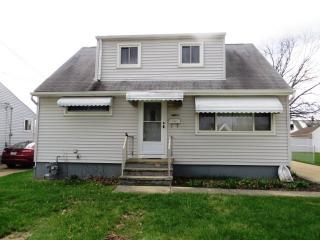 14801 Gallatin Blvd, Cleveland OH  44142-2426 exterior