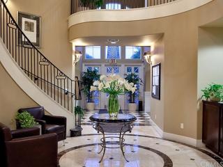2134 Watermarke Pl, Irvine CA  92612-7691 exterior