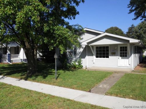 203 Spruce St, Chatham, IL 62629-1622