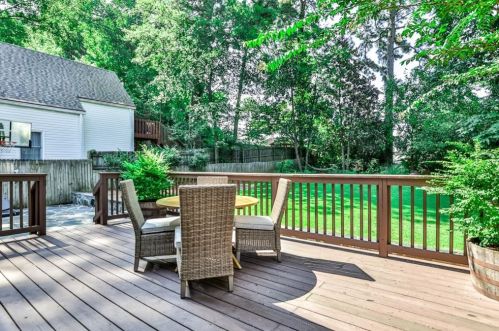 627 Hillpine Dr, Atlanta GA  30306-3222 exterior